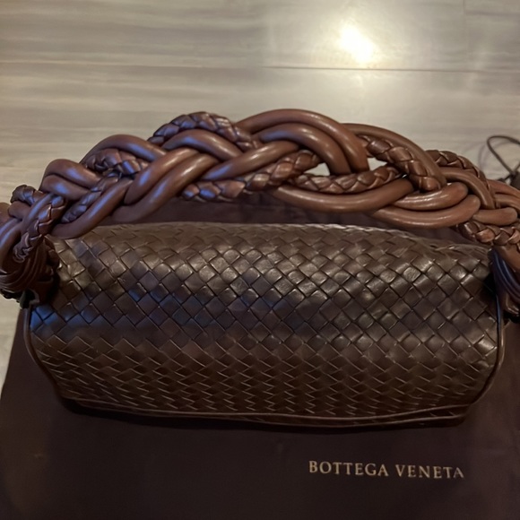 Bottega Veneta intrecciato leather shoulder bag dark brown, suede lining. - Picture 3 of 16